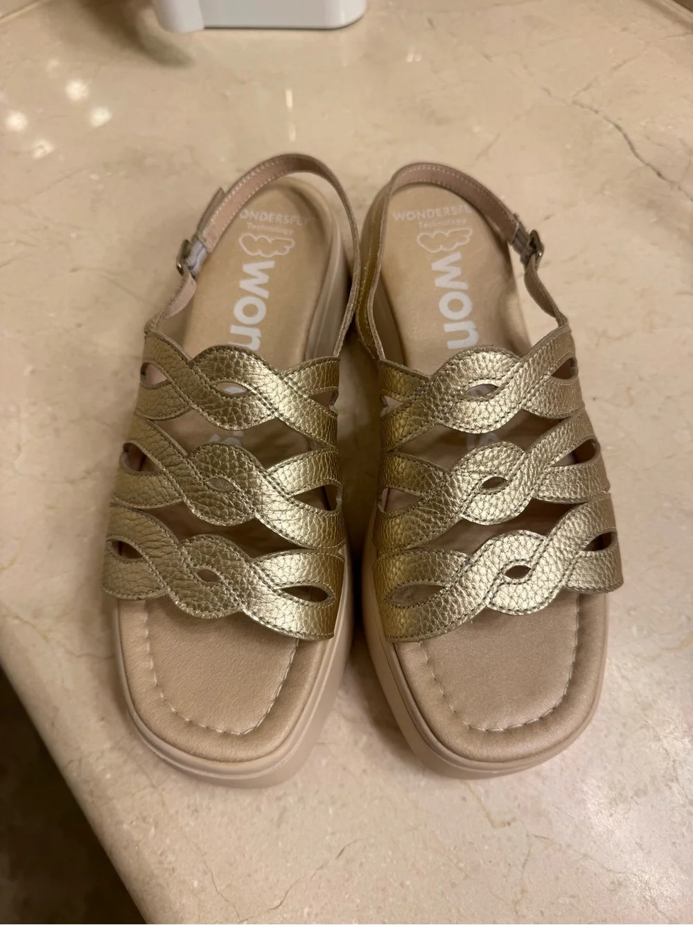 Wonders Metallic Gold Woven Platform Sandals - Women
